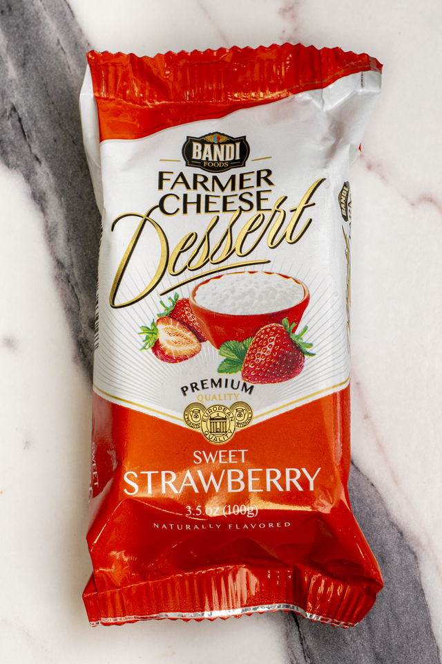 FARMER CHEESE DESSERT SWEET STRAWBERRY 3.5OZ.